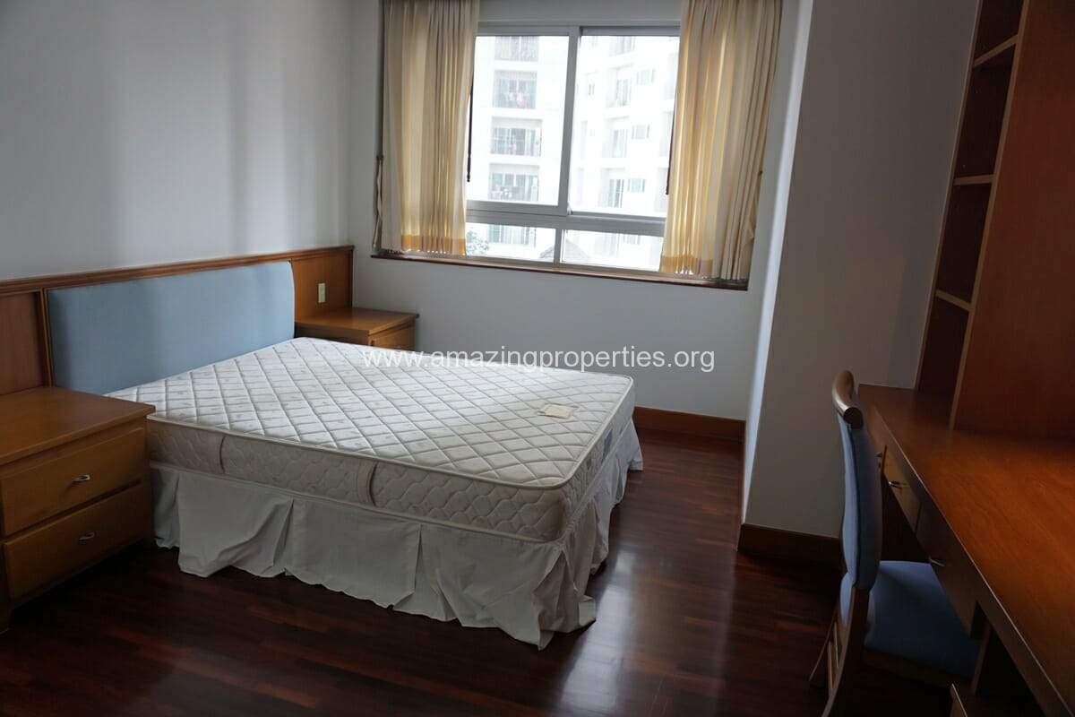 3-Bedroom-Apartment-Krungthep-Thani-Tower-14-3369.jpg