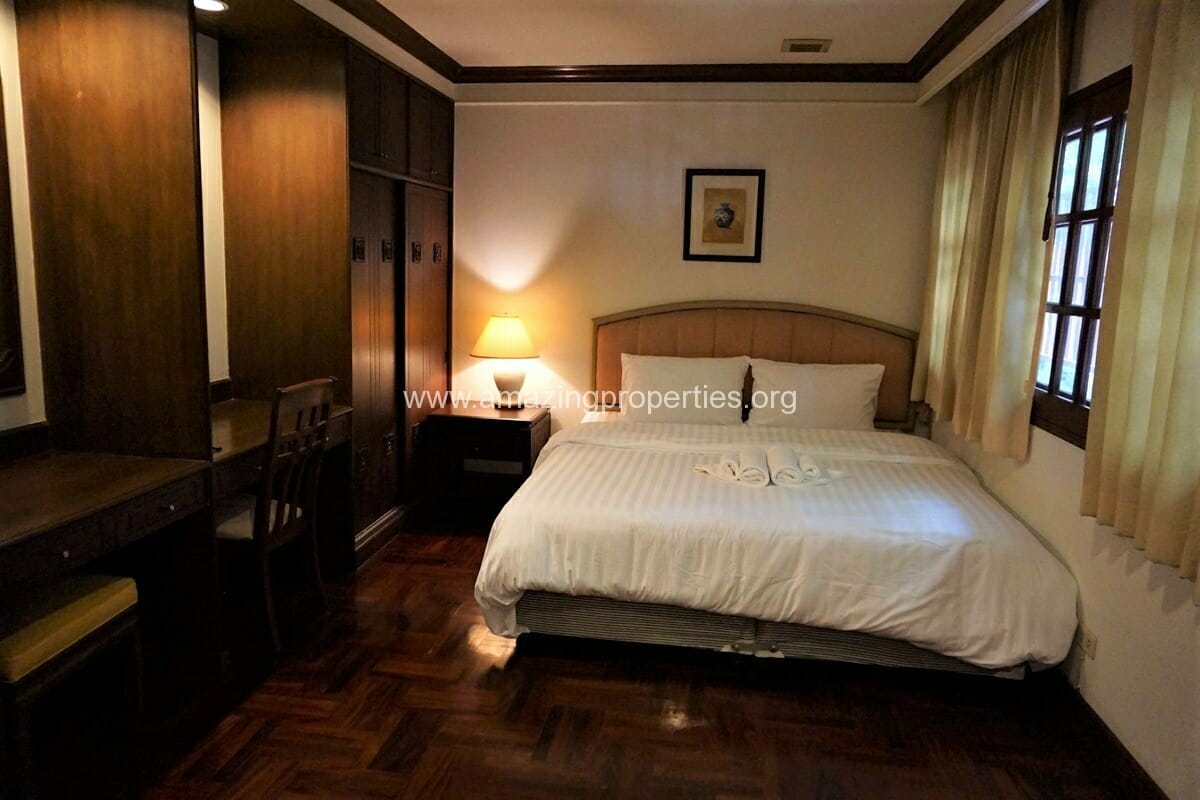 3-Bedroom-Apartment-Piya-Place-Tonson-10-1-8422.jpg
