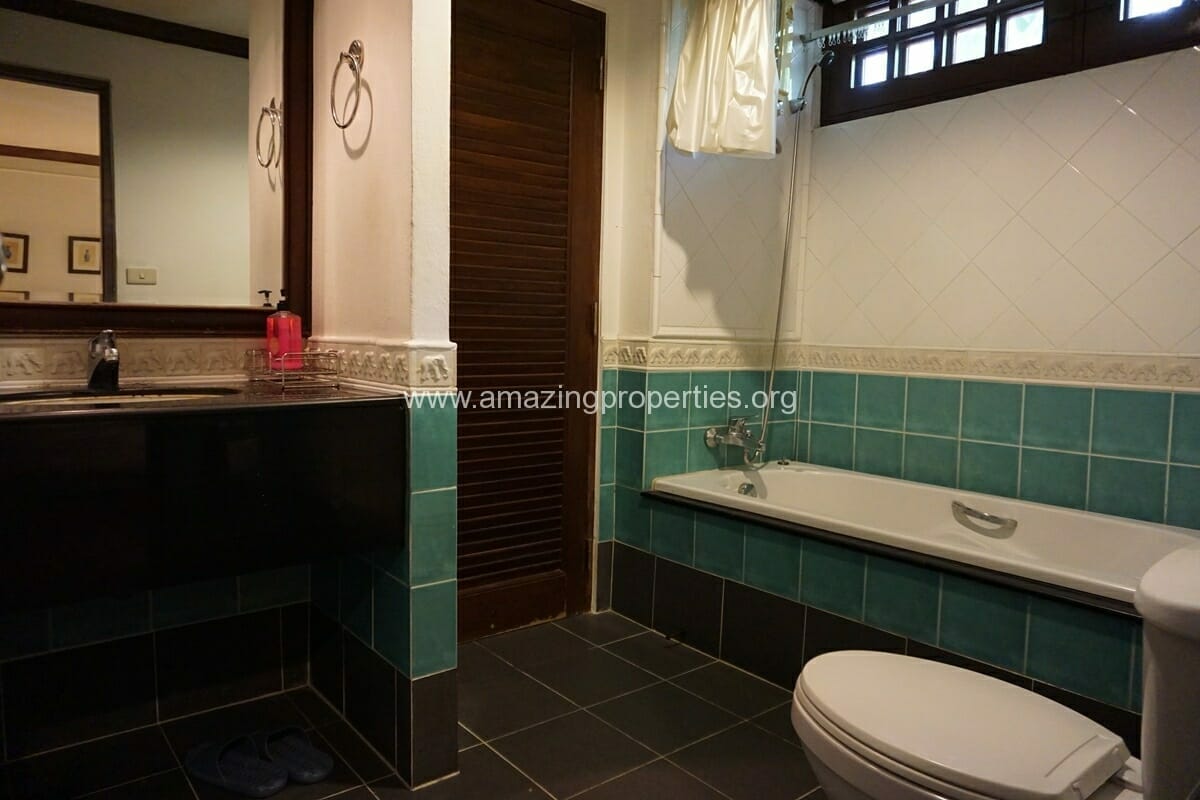 3-Bedroom-Apartment-Piya-Place-Tonson-12-1-7873.jpg