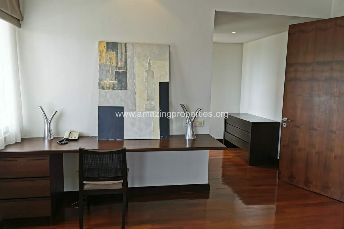 3-Bedroom-Apartment-Ruamrudee-House-13-1634.jpg