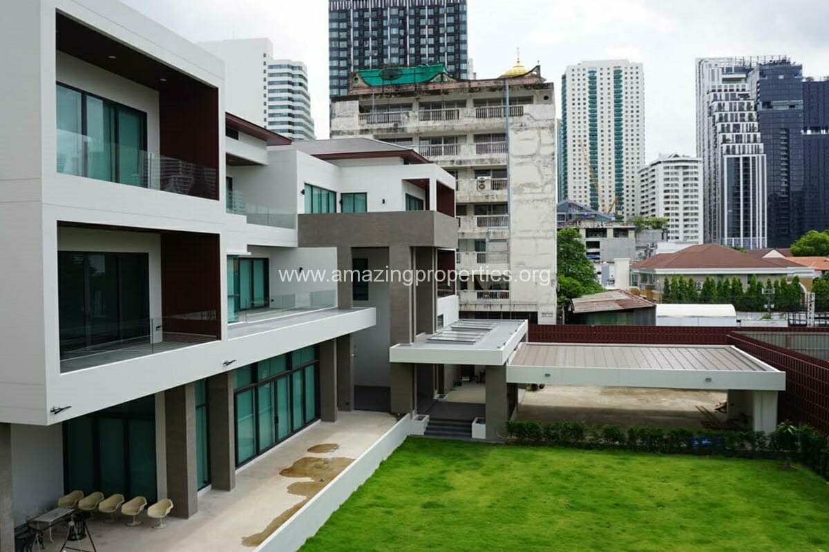 3-Bedroom-Apartment-for-rent-Charan-Mansion-10-6814.jpg