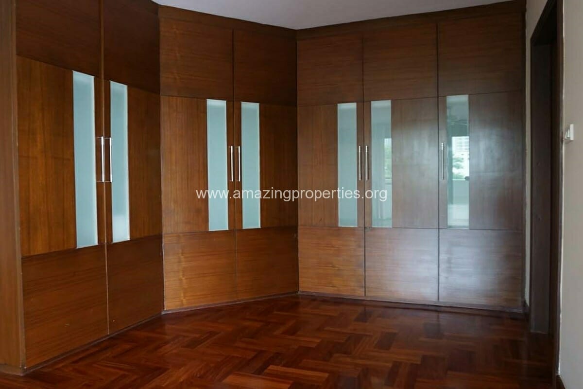 3-Bedroom-Apartment-for-rent-Charan-Mansion-22-9408.jpg