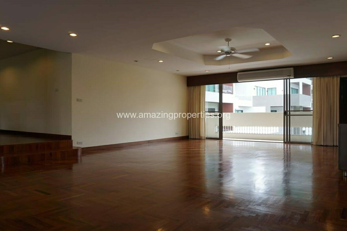 3-Bedroom-Apartment-for-rent-Charan-Mansion-5-4159.jpg