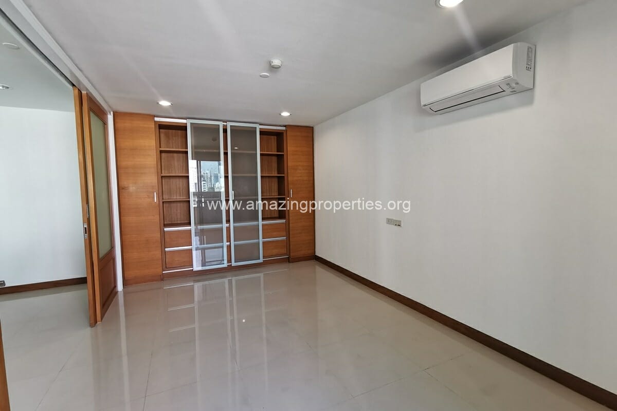 3-Bedroom-Bangkok-View-Tower-1-6389.jpg