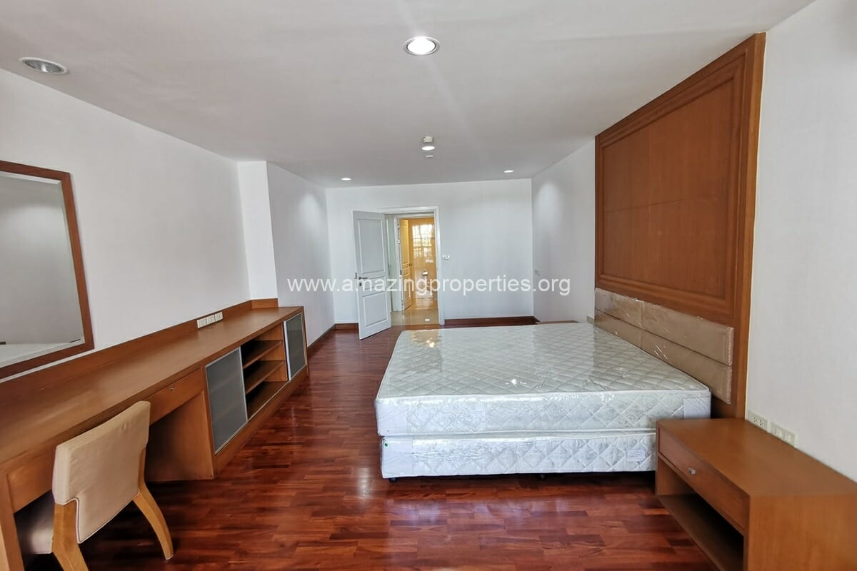 3-Bedroom-Bangkok-View-Tower-11-5278.jpg