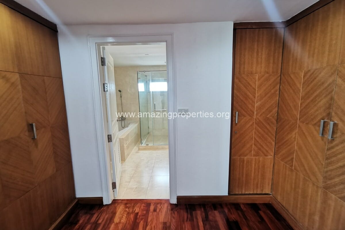3-Bedroom-Bangkok-View-Tower-12-9167.jpg