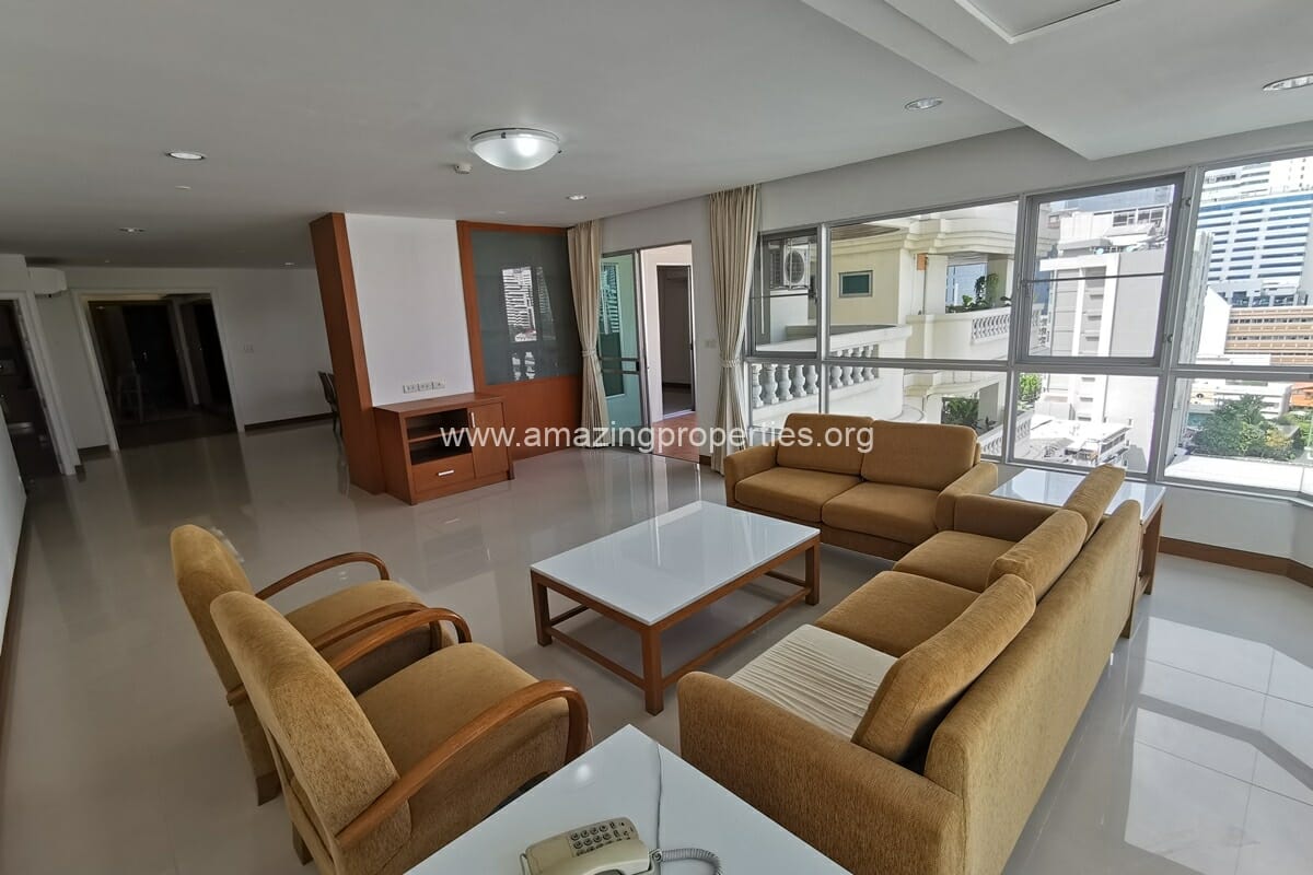 3-Bedroom-Bangkok-View-Tower-8-6995.jpg