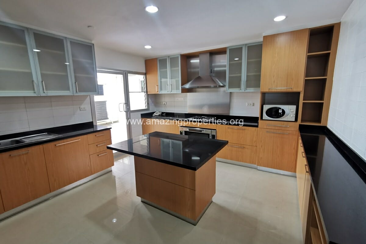 3-Bedroom-Bangkok-View-Tower-9-4580.jpg