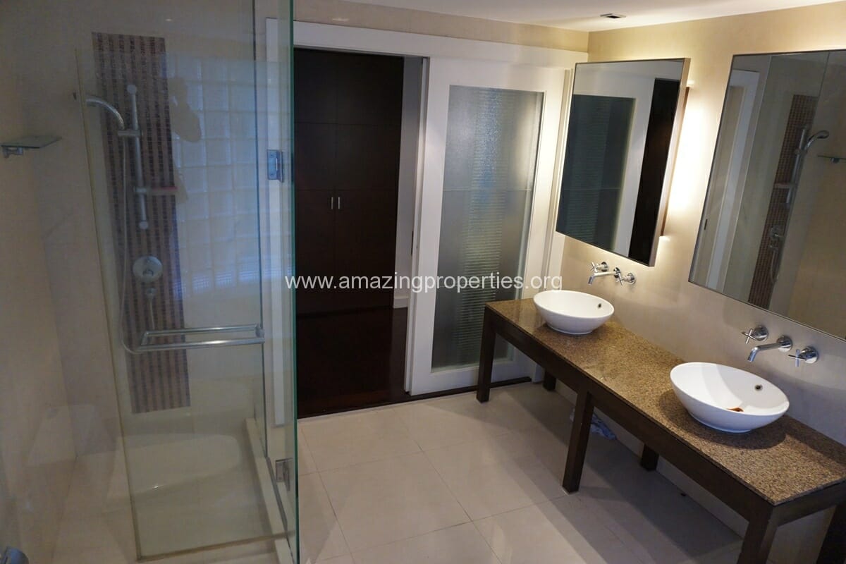 3-Bedroom-Condo-Le-Raffine-Sukhumvit-24-13-2235.jpg