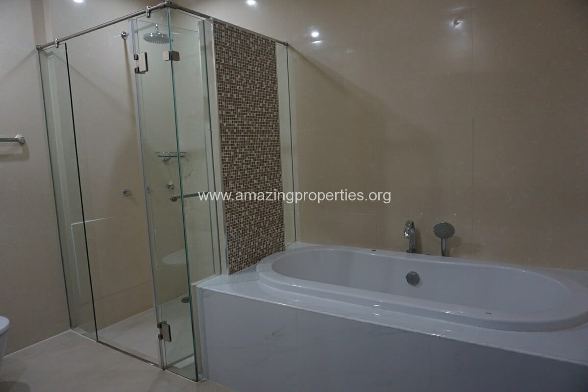 3-Bedroom-Condo-Madison-Sukhumvit-41-5-2988.jpg