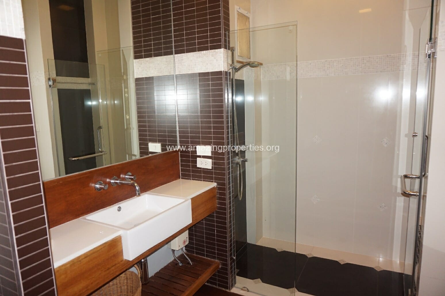 3-Bedroom-House-Asoke-8-3408.jpg