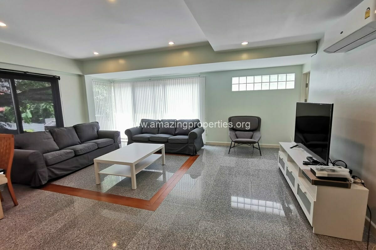 3-Bedroom-House-near-BTS-Phrom-Phong-1-1200.jpg