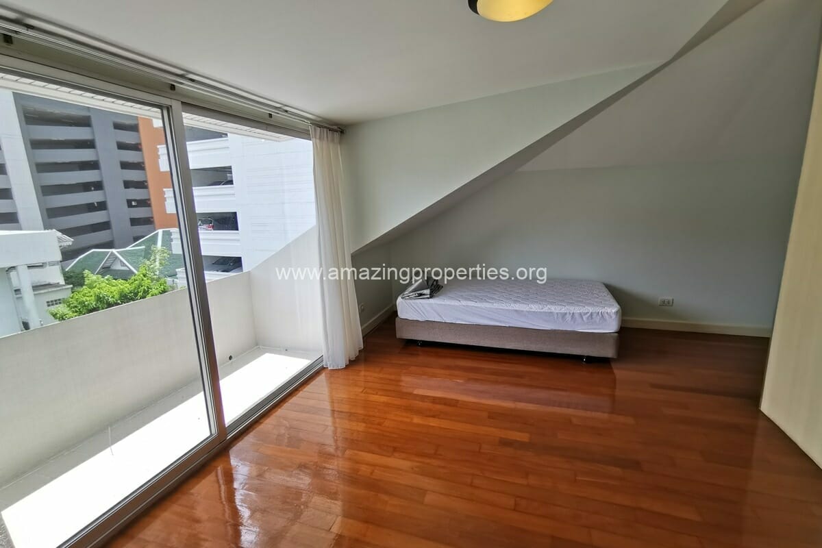 3-Bedroom-House-near-BTS-Phrom-Phong-17-3505.jpg