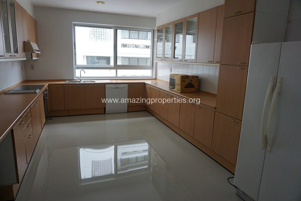 3-Bedroom-Penthouse-Krungthep-Thani-Tower-28-3293.jpg