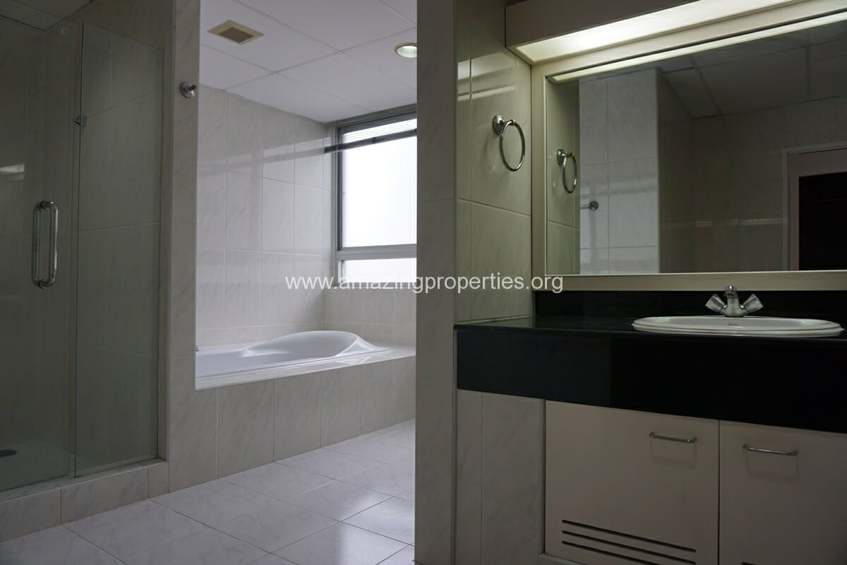 3-Bedroom-Penthouse-Krungthep-Thani-Tower-6-4622.jpg