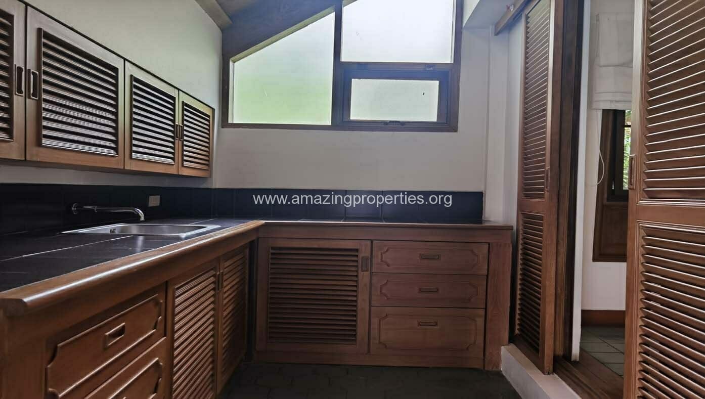 3-Bedroom-Thai-Style-house-Phrom-Phong-11-2433.jpg