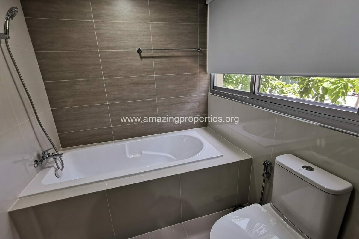 3-Bedroom-apartment-Baan-Kwanta-14-2219.jpg