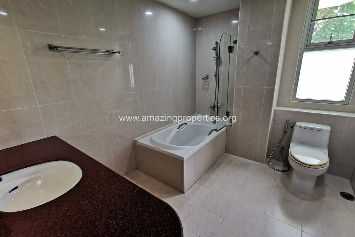 3-Bedroom-apartment-Baan-Sahastinee15-4702.jpg