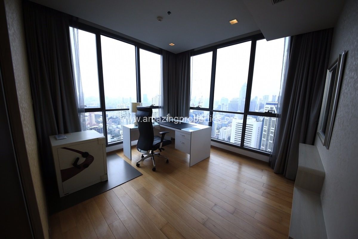 3-Bedroom-condo-Hyde-Sukhumvit-13-18-8046.jpg