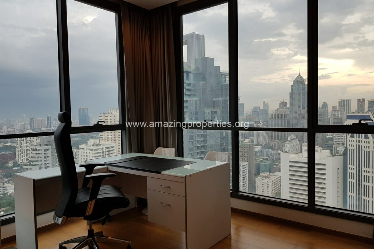 3-Bedroom-condo-Hyde-Sukhumvit-13-9-3927.jpg