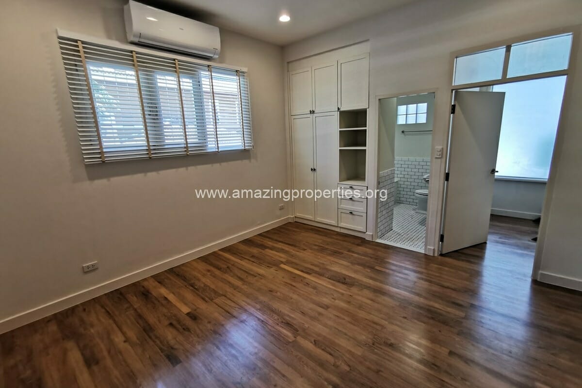 3-bedroom-House-Asoke-12-6085.jpg