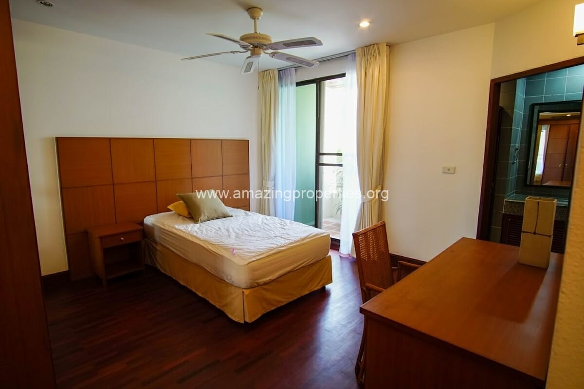 3-bedroom-Raintree-Village-Apartment-12-3243.jpg