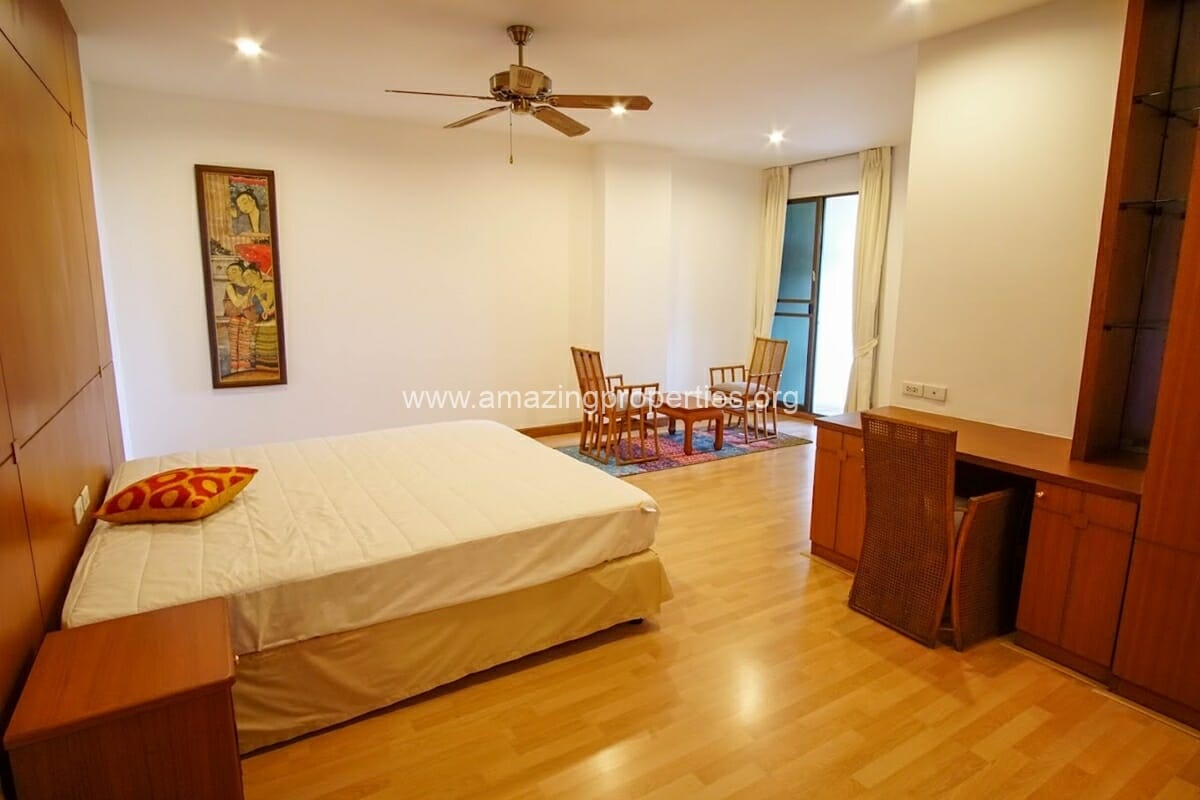3-bedroom-Raintree-Village-Apartment-14-3040.jpg