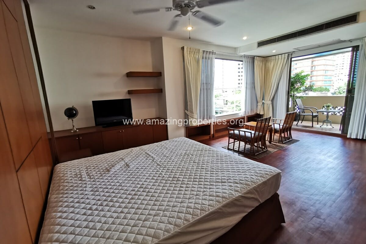 3-bedroom-Raintree-Village-Apartment-19-5598.jpg