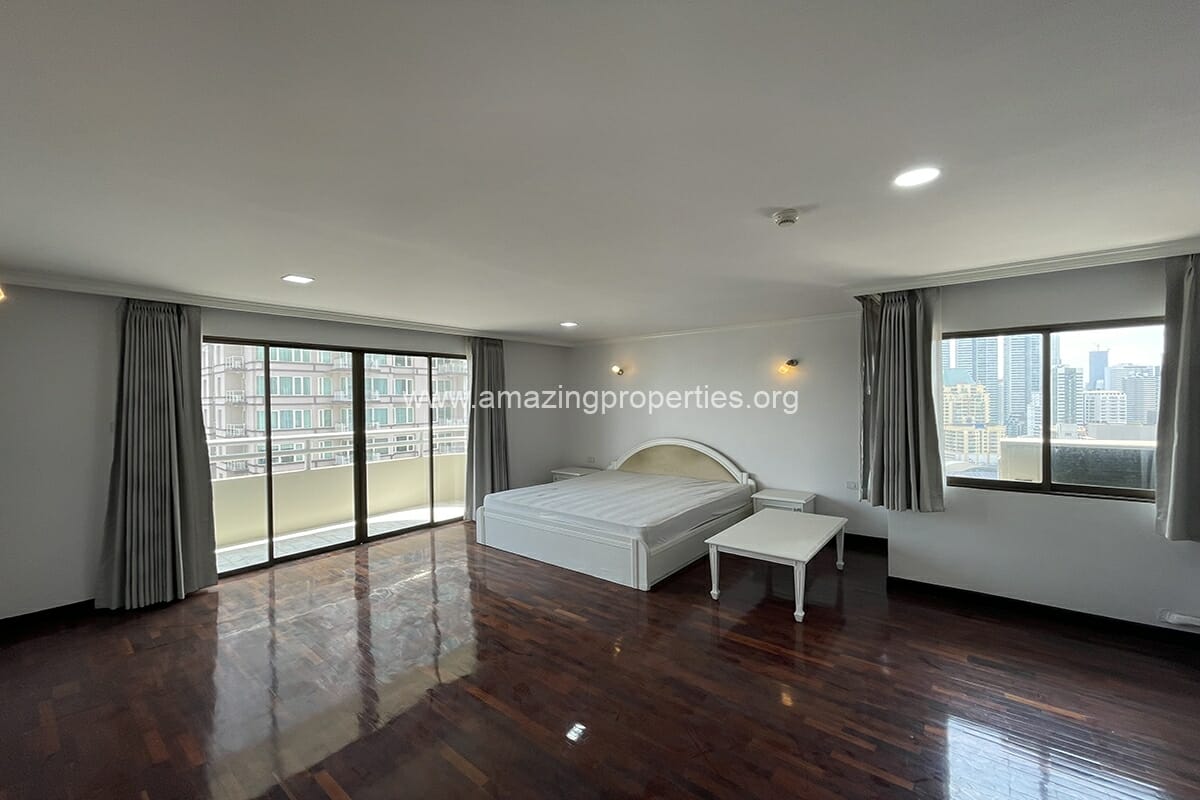 3-bedroom-Regent-on-the-Park-Sukhumvit-26-6-9882.jpg