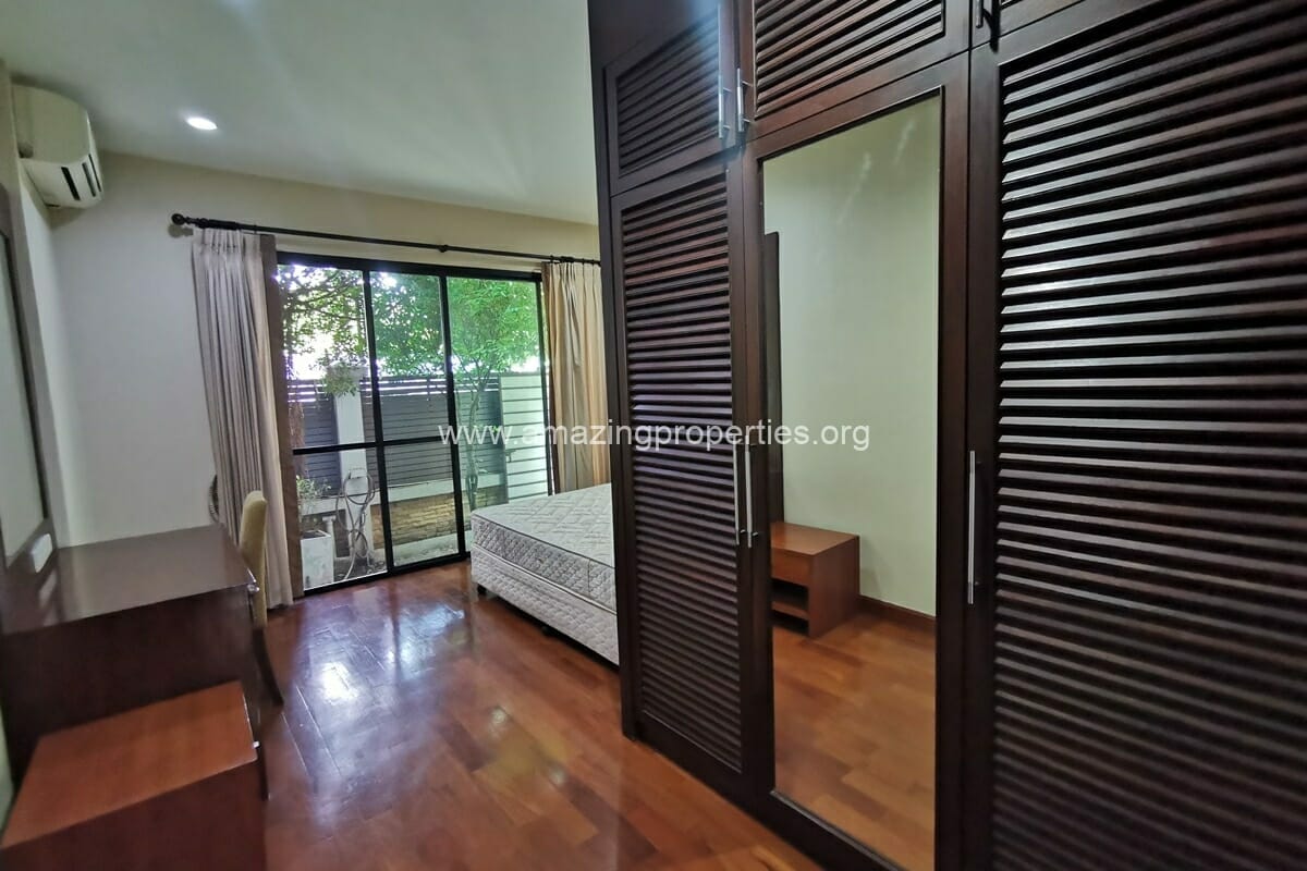 3-bedroom-apartment-Baan-Sasida-11-3103.jpg