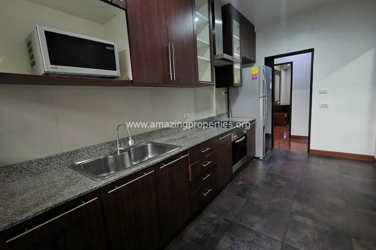 3-bedroom-apartment-Baan-Sasida-13-7273.jpg
