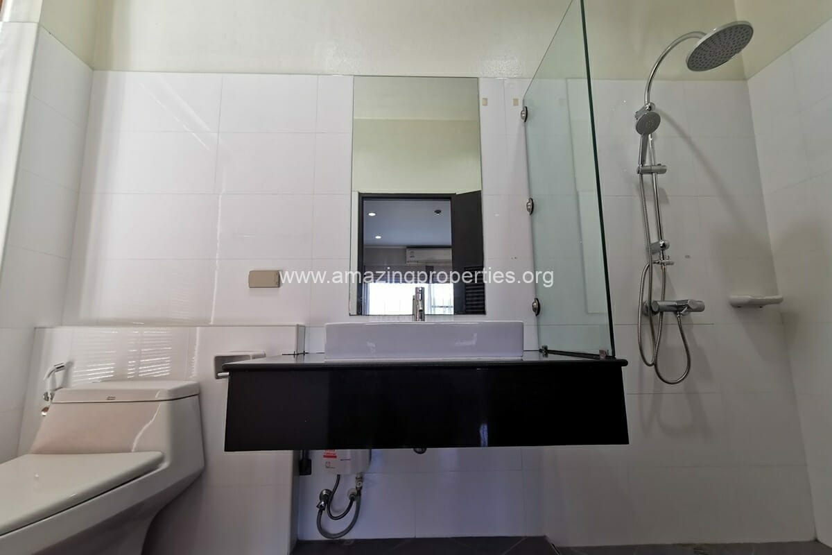 3-bedroom-apartment-Baan-Sasida-22-7065.jpg