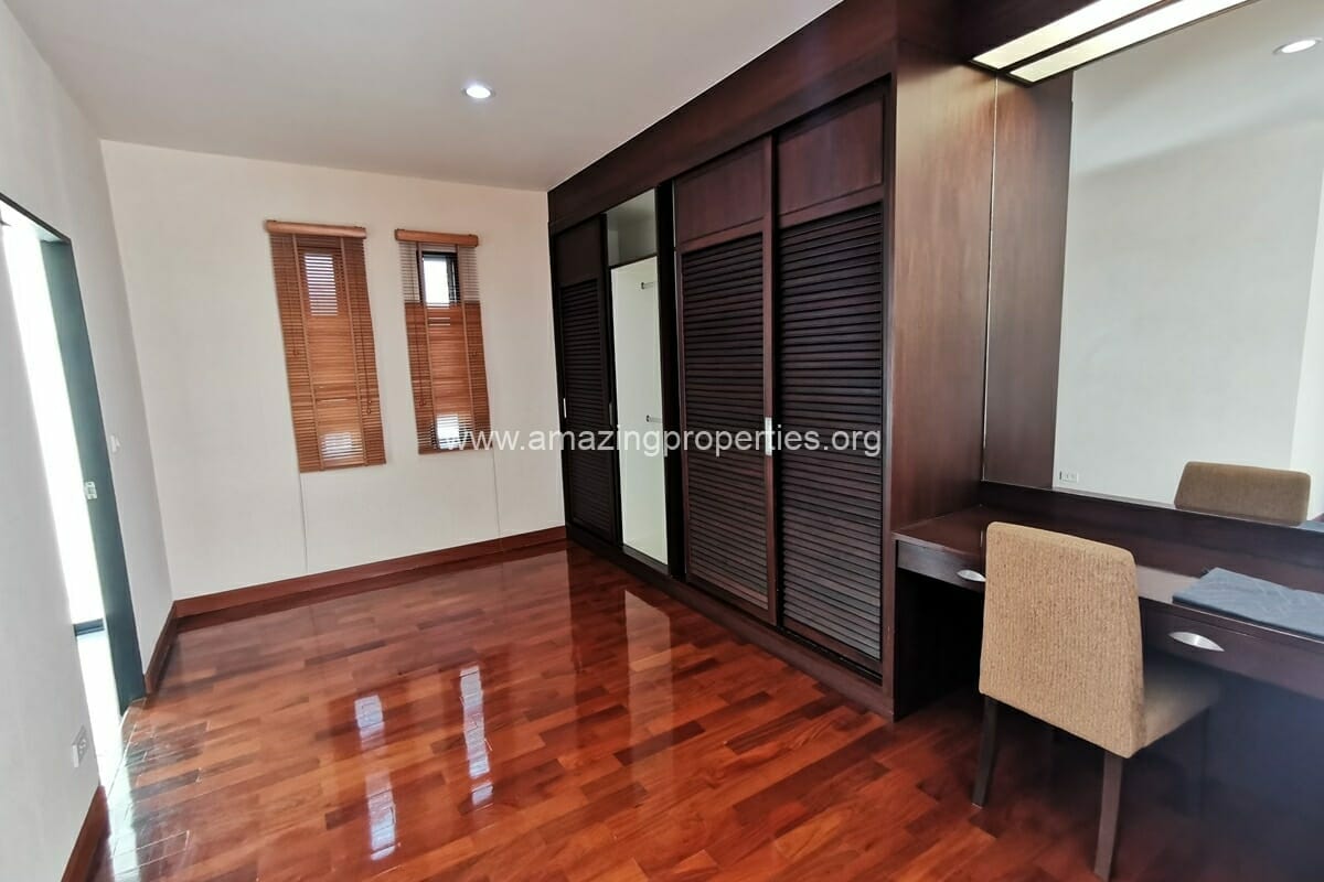 3-bedroom-apartment-Baan-Sasida-24-5711.jpg