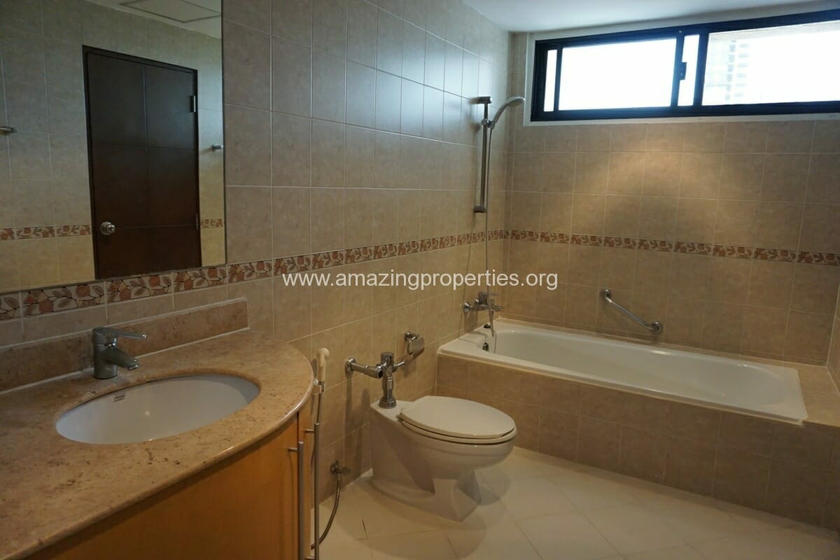 3-bedroom-apartment-for-rent-at-Phirom-Garden-12-6408.jpg