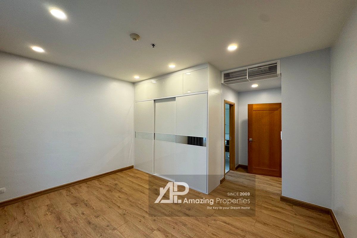 3-bedroom-condo-Emporio-Place-16-7732.jpg