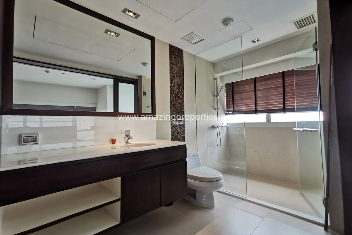 3-bedroom-condo-Le-Raffine-Sukhumvit-31-49-2320.jpg