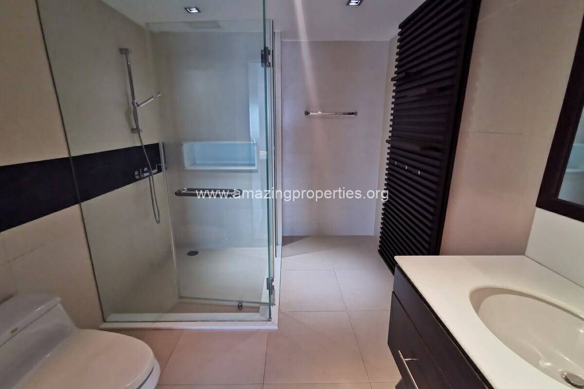 3-bedroom-condo-Le-Raffine-Sukhumvit-31-61-2705.jpg