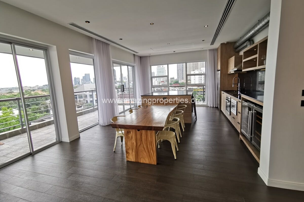 3-bedroom-condo-Penthouse-Condominium-3-10-1120.jpg