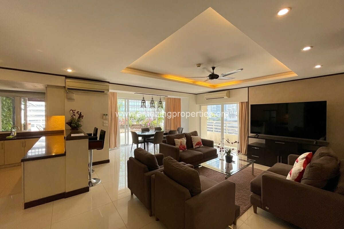 3-bedroom-condo-with-large-balcony-Nana-15-4082.jpg