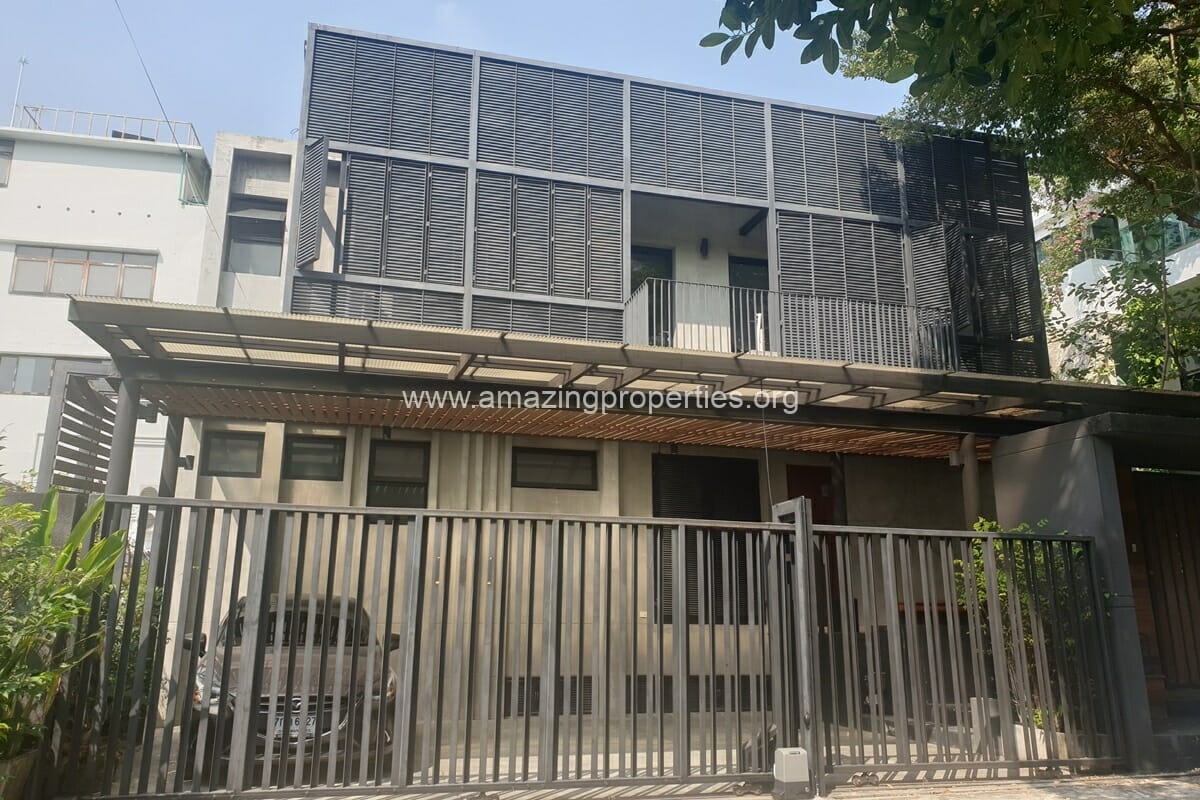 3-bedroom-house-Phrom-Phong-1-1321.jpg
