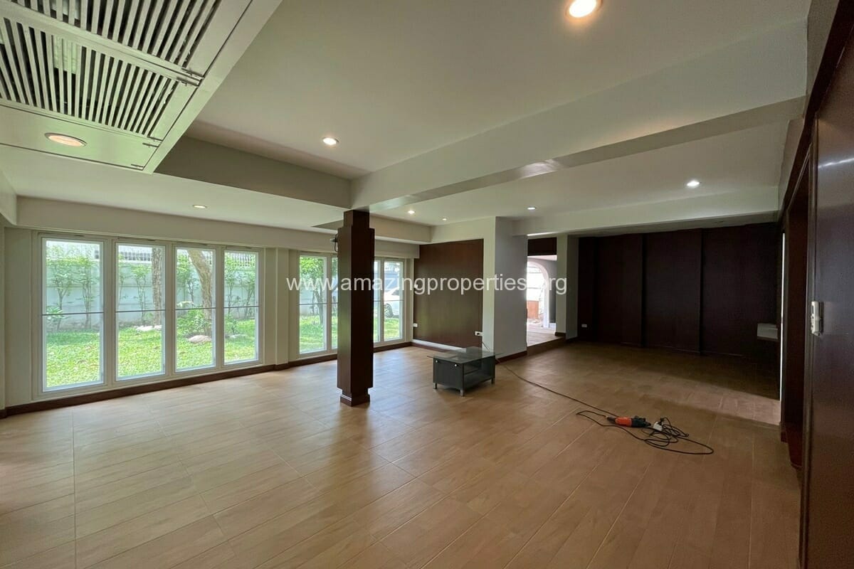 3-bedroom-house-for-rent-Ekkamai-2-5694.jpg
