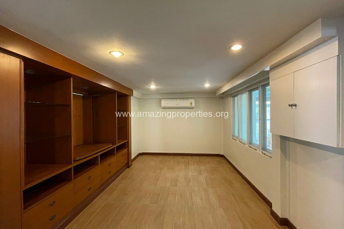 3-bedroom-house-for-rent-Ekkamai-3-6362.jpg
