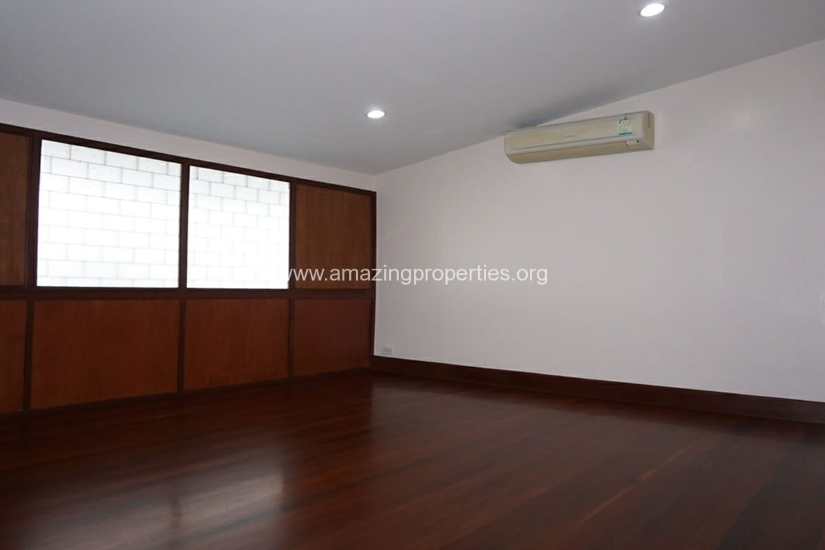3-bedroom-house-with-Garden-Asoke-13-7332.jpg