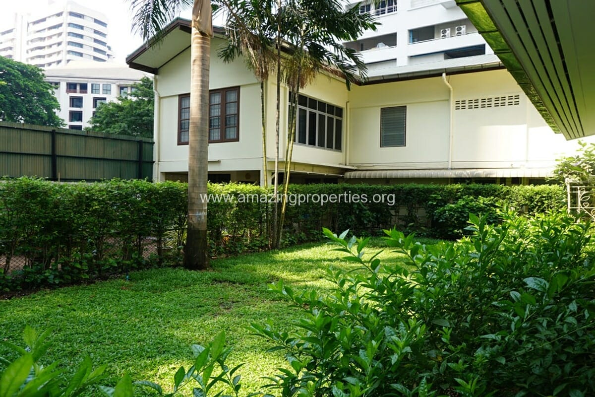 3-bedroom-house-with-Garden-Asoke-15-1987.jpg