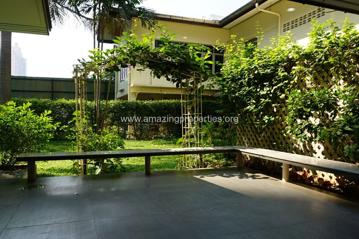 3-bedroom-house-with-Garden-Asoke-4-4415.jpg