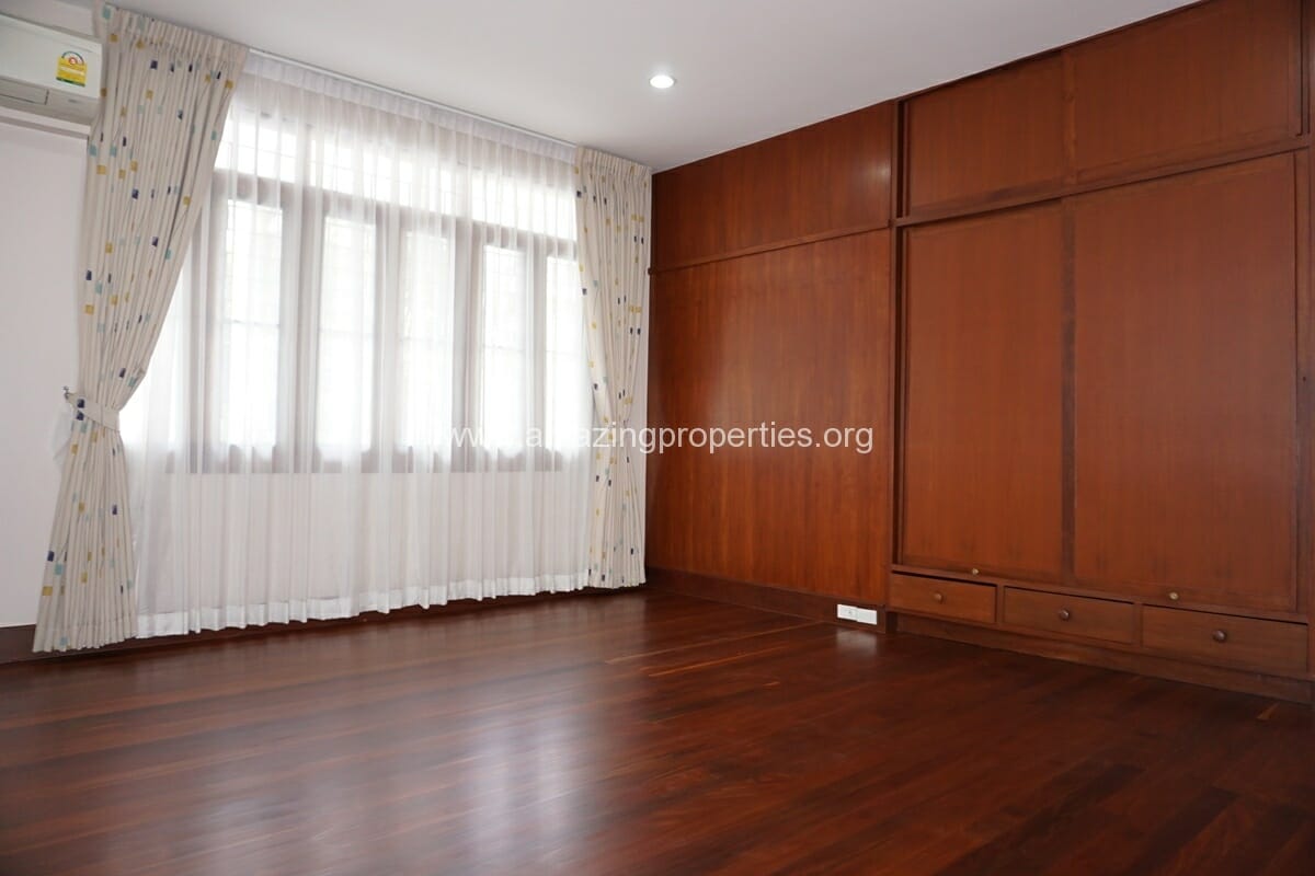 3-bedroom-house-with-Garden-Asoke-7-6796.jpg