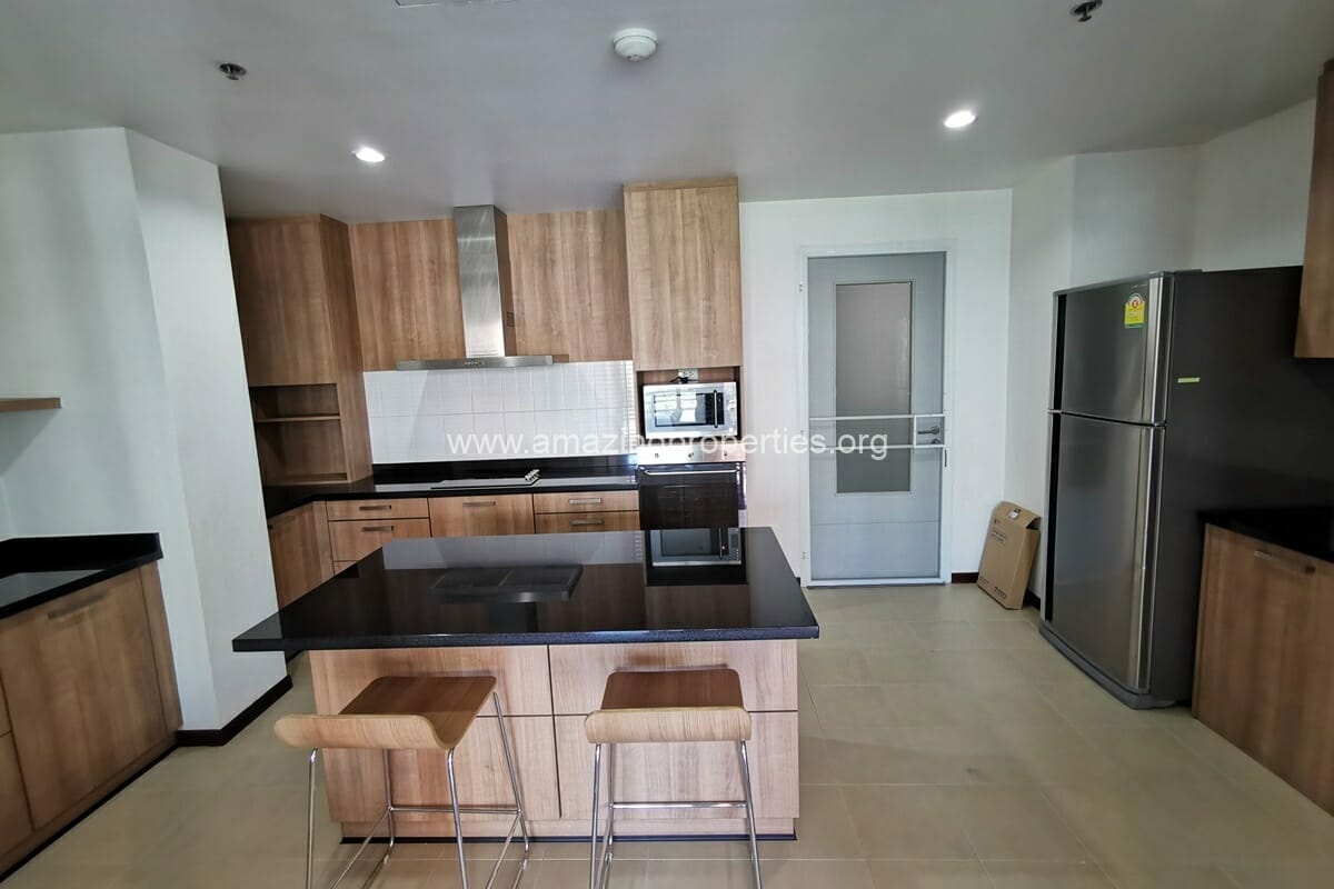 31-Residence-2-bedroom-apartment-5-3609.jpg