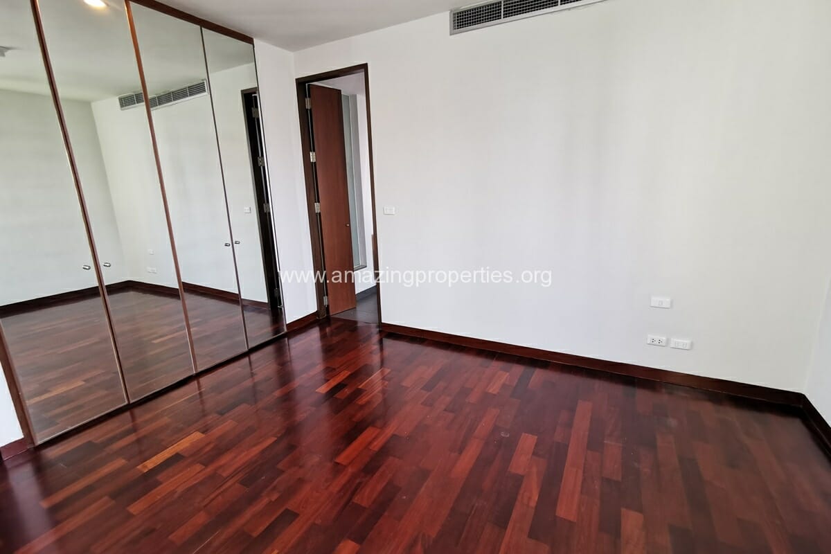 4-Bedroom-Apartment-Panburi-12-8235.jpg