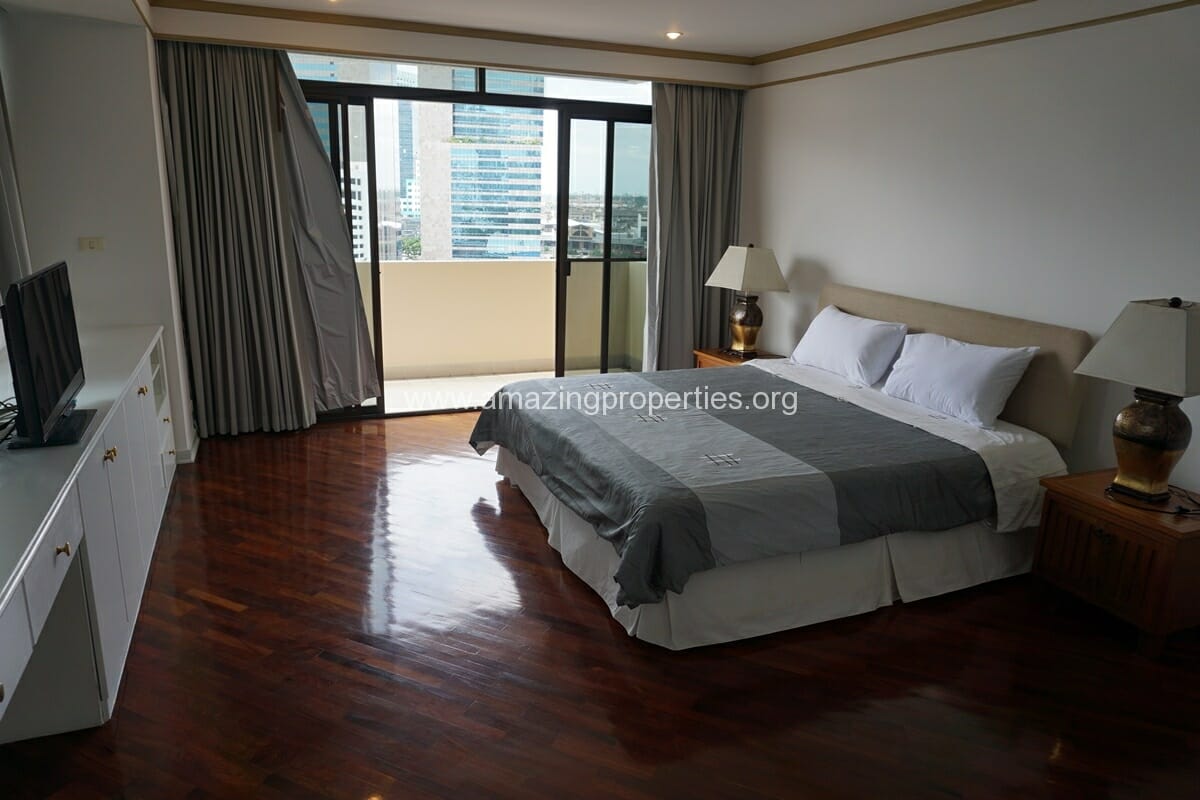 4-Bedroom-Condo-Ruamsuk-Condominium-14-7369.jpg