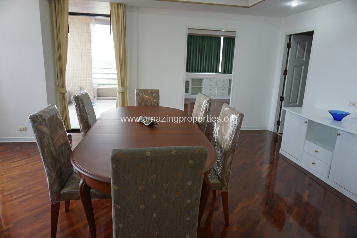 4-Bedroom-Condo-Ruamsuk-Condominium-5-2010.jpg